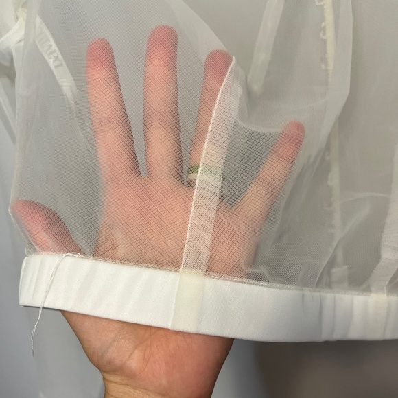 David’s Bridal NWT Shear Wedding Ivory Cover Long Sleeve Sz 4 - Picture 3 of 8